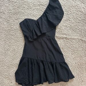 DO+BE Black One-Shoulder Ruffle Dress